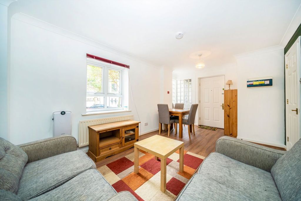Property photo 2 of 7