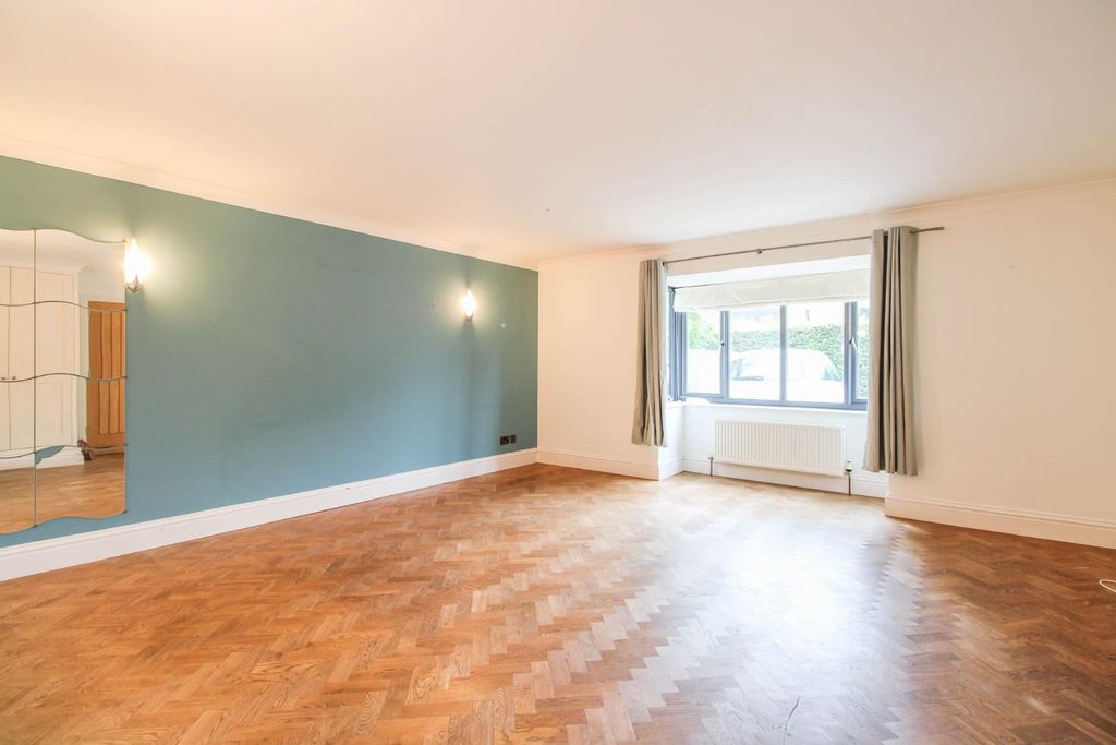 Property photo 3 of 24 Pic-3.Jpg