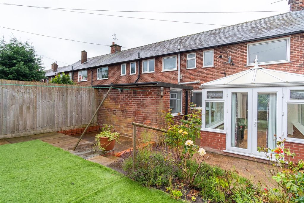 Property photo 2 of 22 Garden