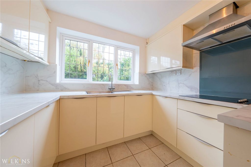 Property photo 3 of 36 Picture No. 23