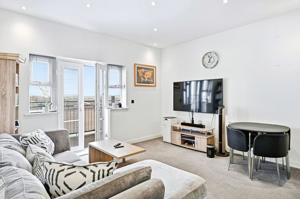 Property photo 2 of 18 Pbox-Img.Jpg