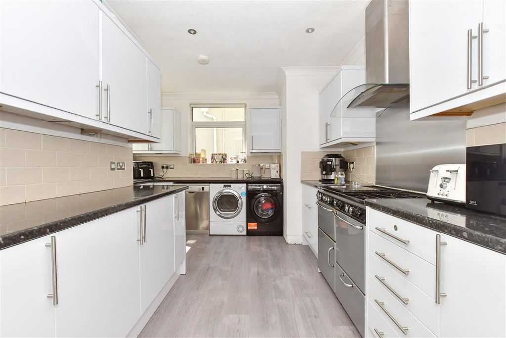 Property photo 3 of 15 Kitchen