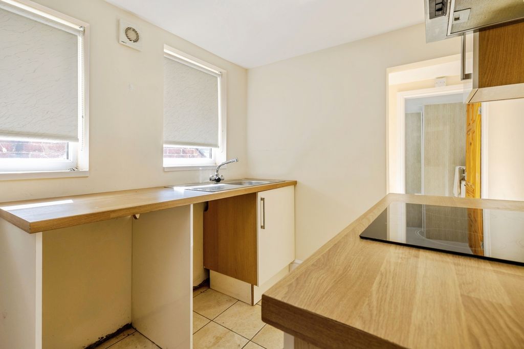 Property photo 3 of 17 Pbox-Img.Jpg