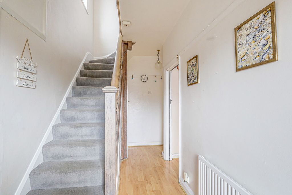 Property photo 3 of 26