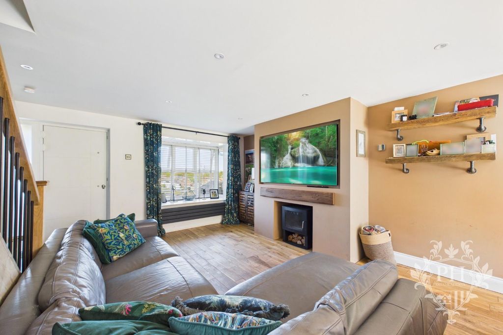 Property photo 2 of 16 8Ef31d8589F74Cdbae0c4c954Dd833dc_100_Cam02002G0-Pr