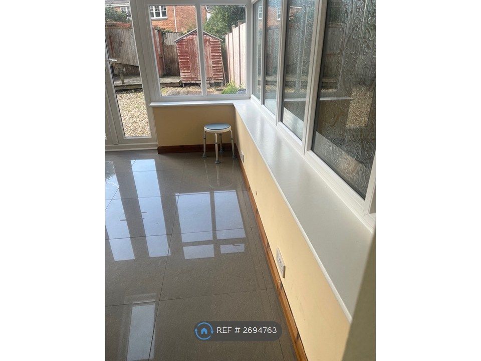 Property photo 2 of 18 Conservatory