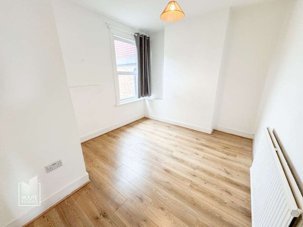 Property photo 2 of 9 Photo 1