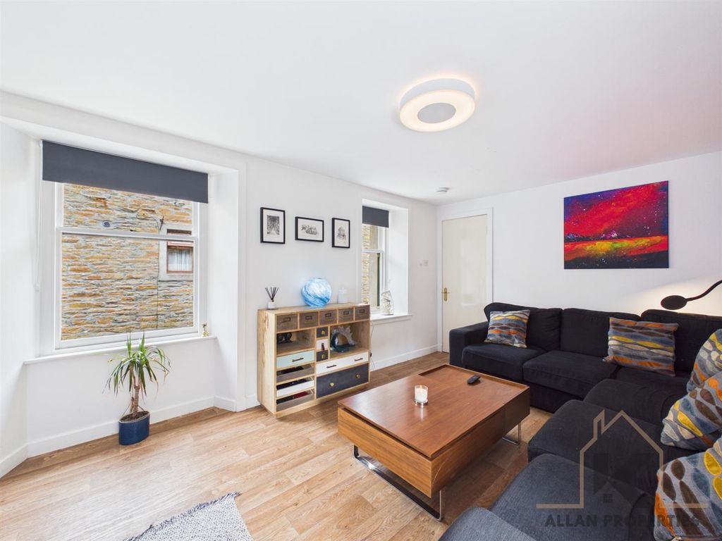 Property photo 3 of 27