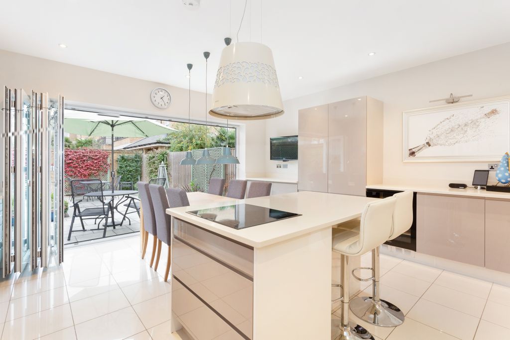 Property photo 2 of 15