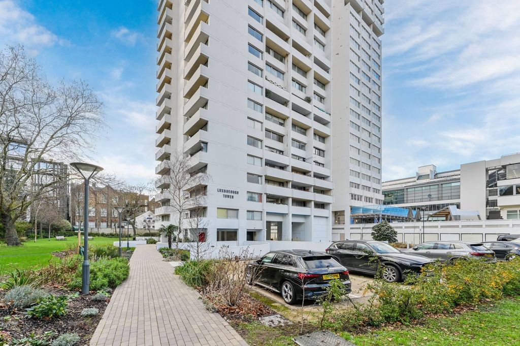 Property photo 2 of 8