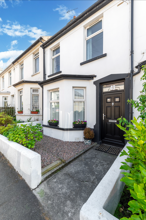 Property photo 2 of 39 002