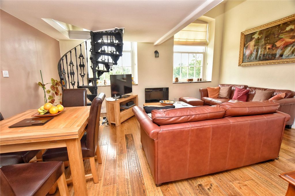 Property photo 3 of 24 Picture No. 20