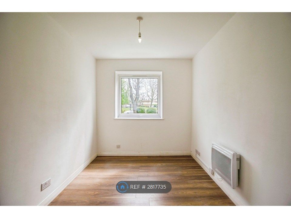 Property photo 2 of 35