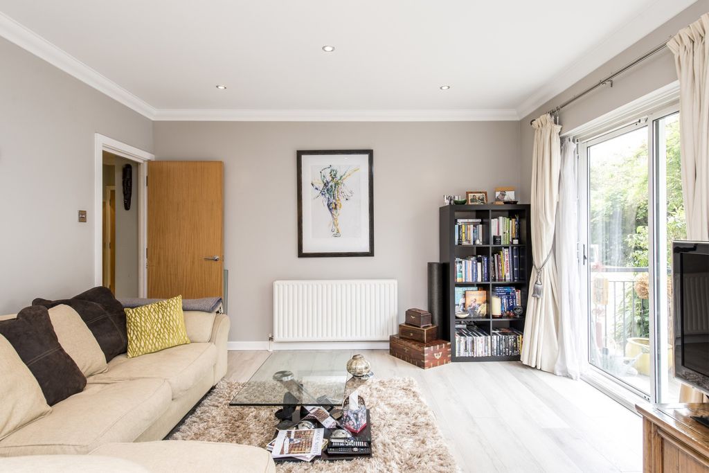 Property photo 2 of 11