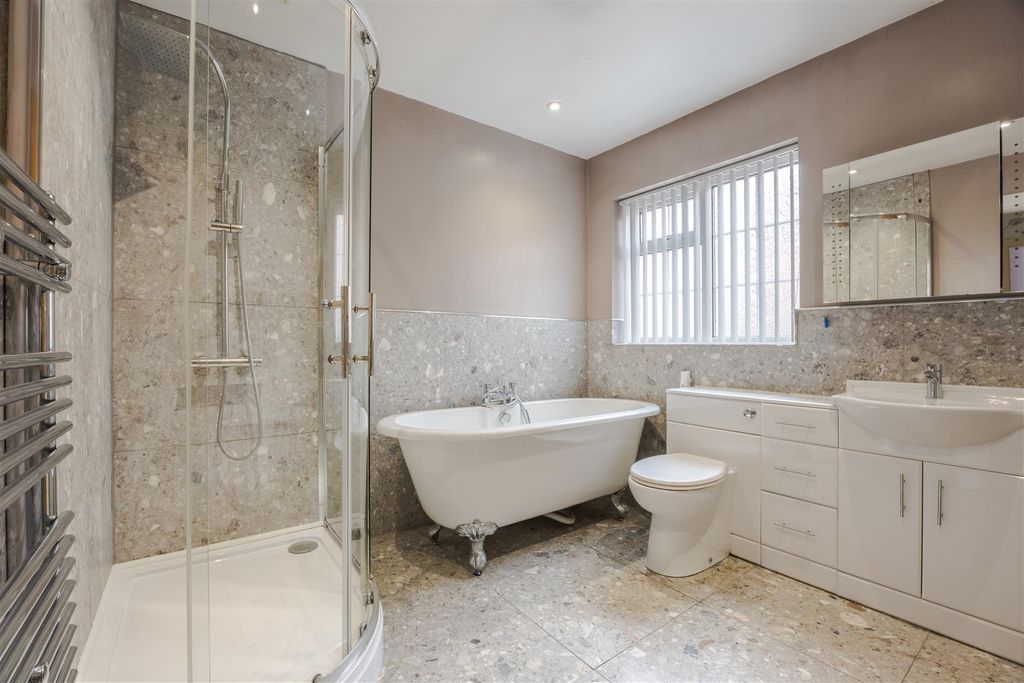 Property photo 3 of 13 Bathroom