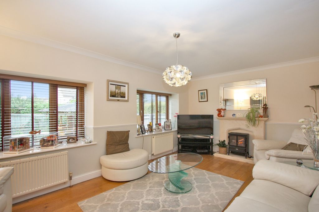 Property photo 2 of 19