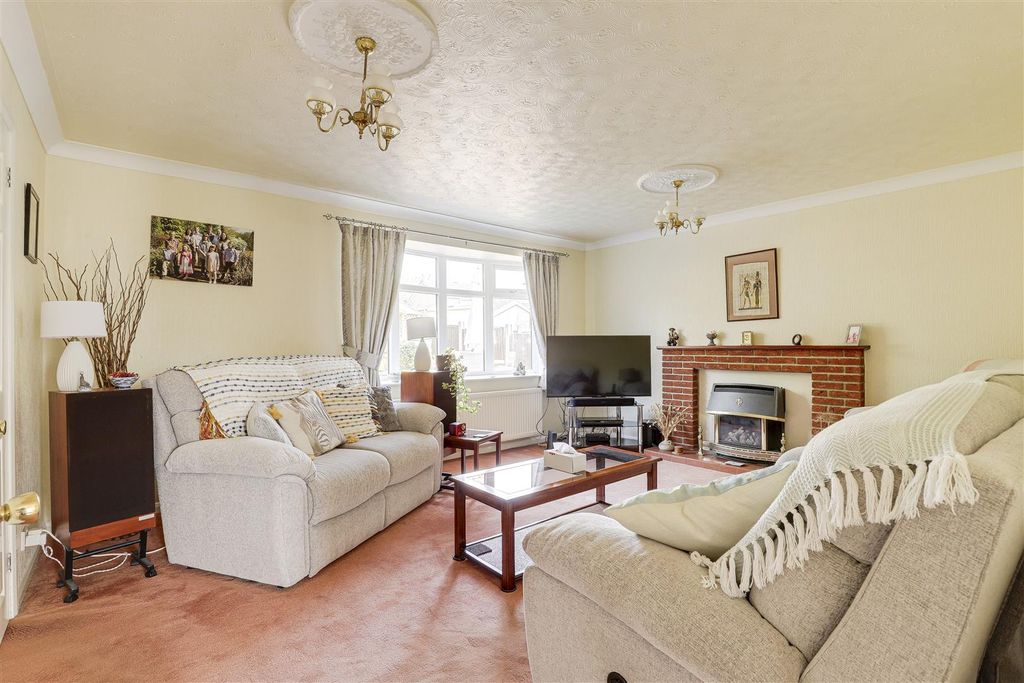 Property photo 2 of 22 05.Jpg