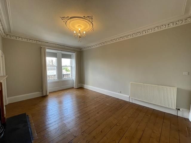 Property photo 2 of 23 Lounge