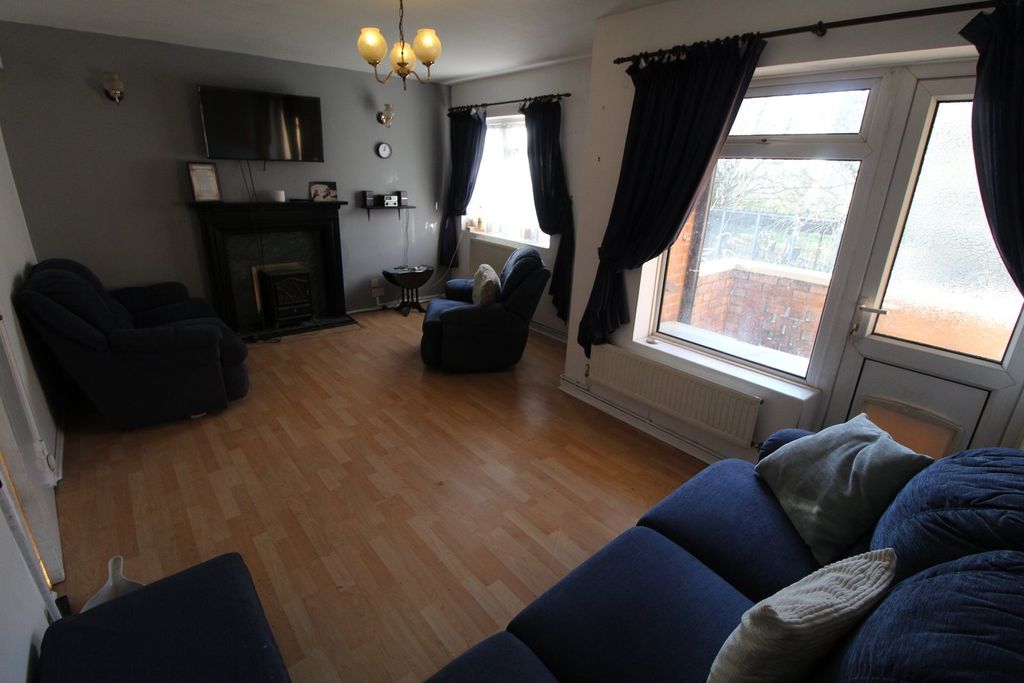 Property photo 3 of 11