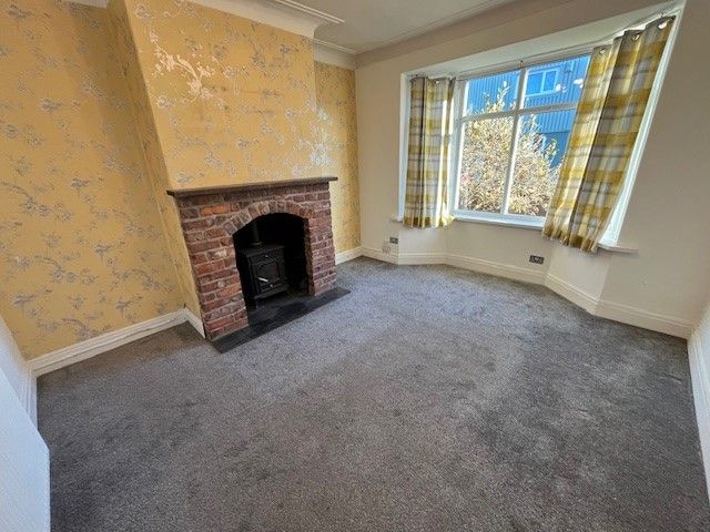 Property photo 2 of 9 3