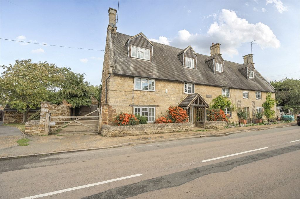 Property photo 1 of 28 Church Street