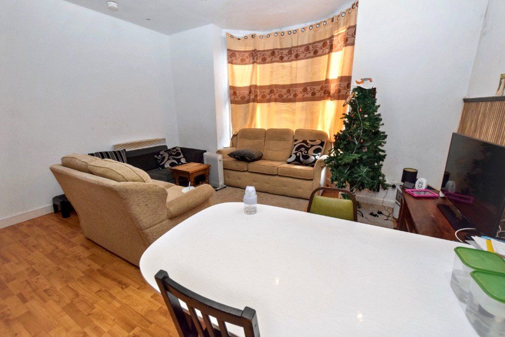 Property photo 3 of 6 Open Plan Living