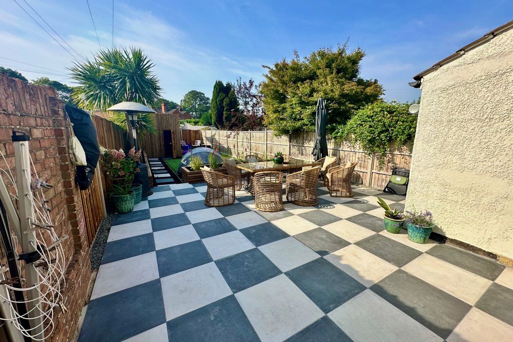 Property photo 3 of 20