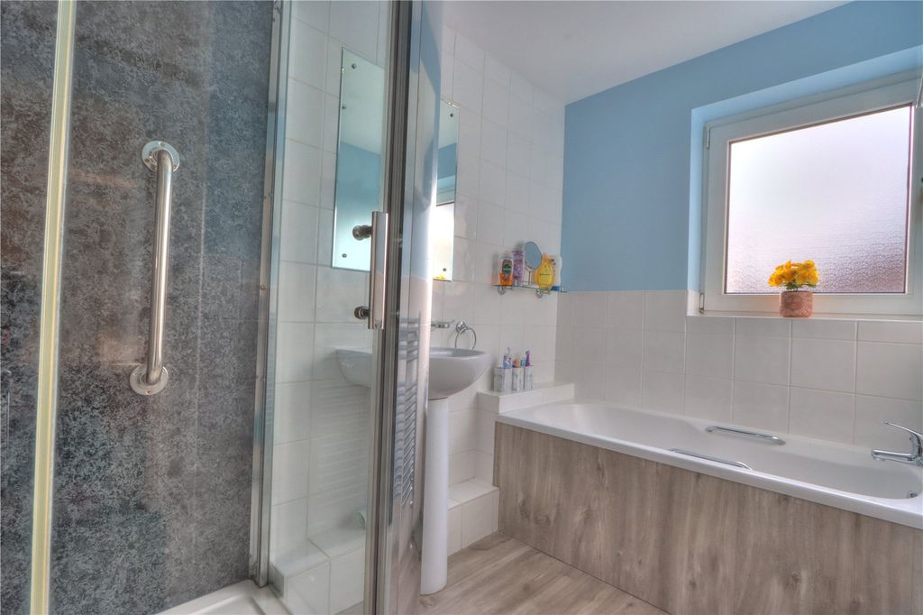 Property photo 3 of 17 Picture No. 11