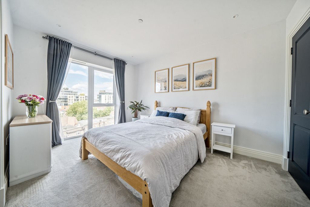 Property photo 1 of 20 1325265-12-687E51...