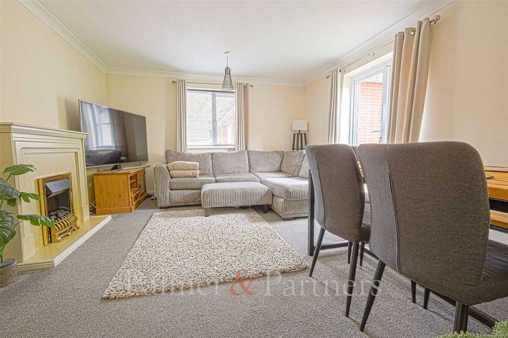 Property photo 2 of 11 Reception Room