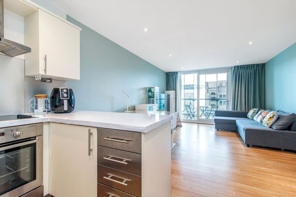 Property photo 3 of 6