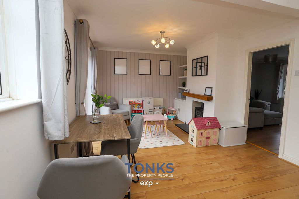 Property photo 3 of 23