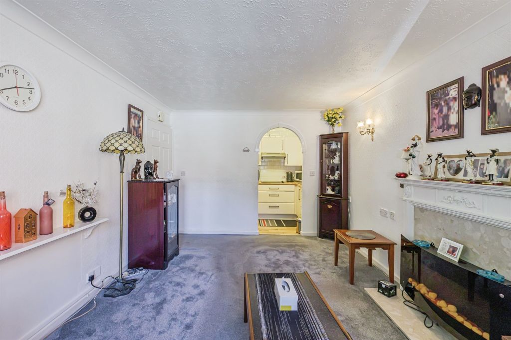 Property photo 3 of 17