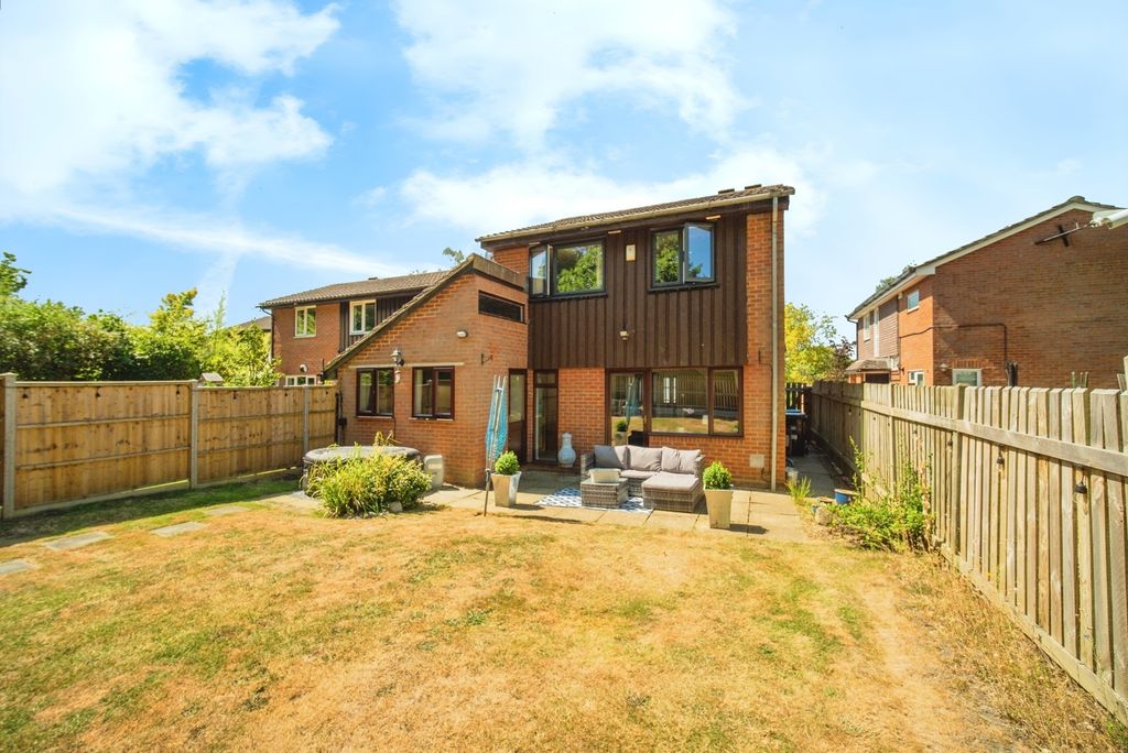 Property photo 2 of 10 Photo