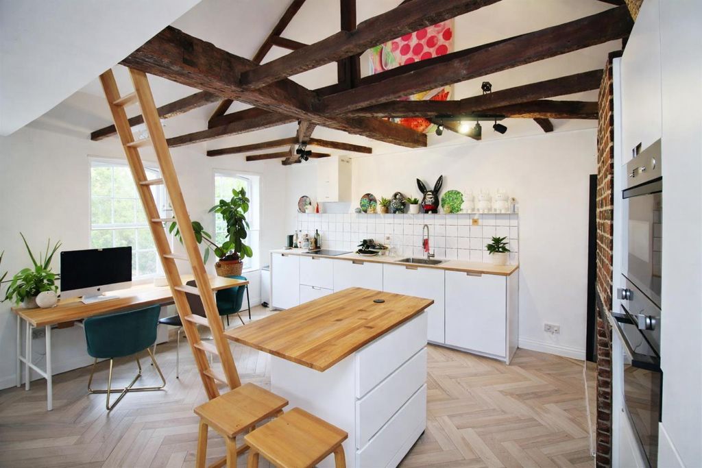 Property photo 2 of 9 2.Png