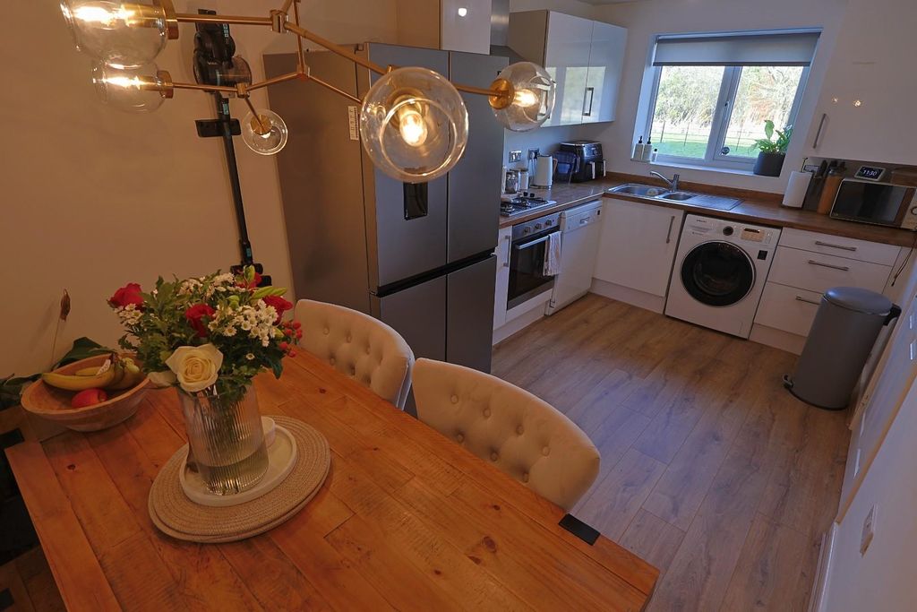 Property photo 3 of 15 Kitchen / Diner