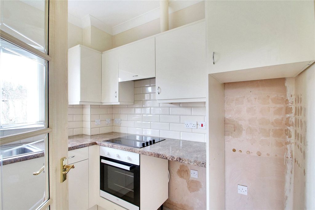 Property photo 3 of 12 Kitchen