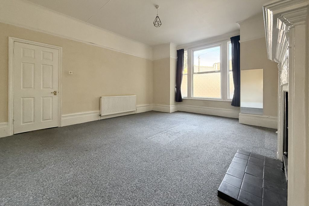 Property photo 3 of 7 3
