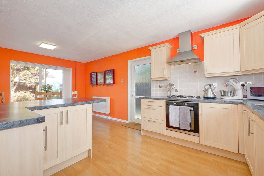 Property photo 3 of 23
