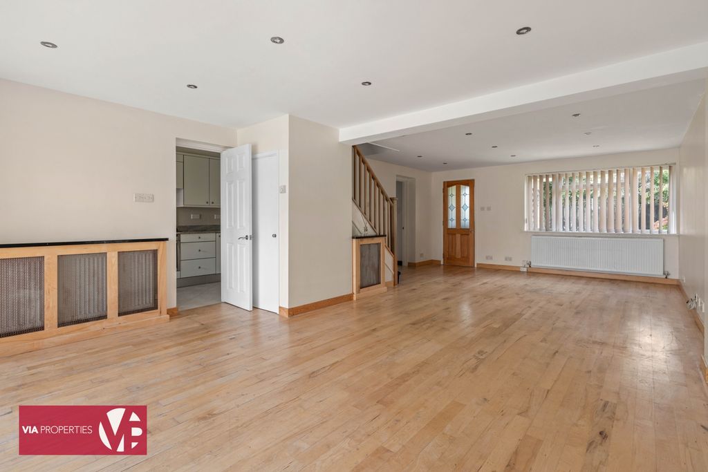 Property photo 3 of 21 Photo 3