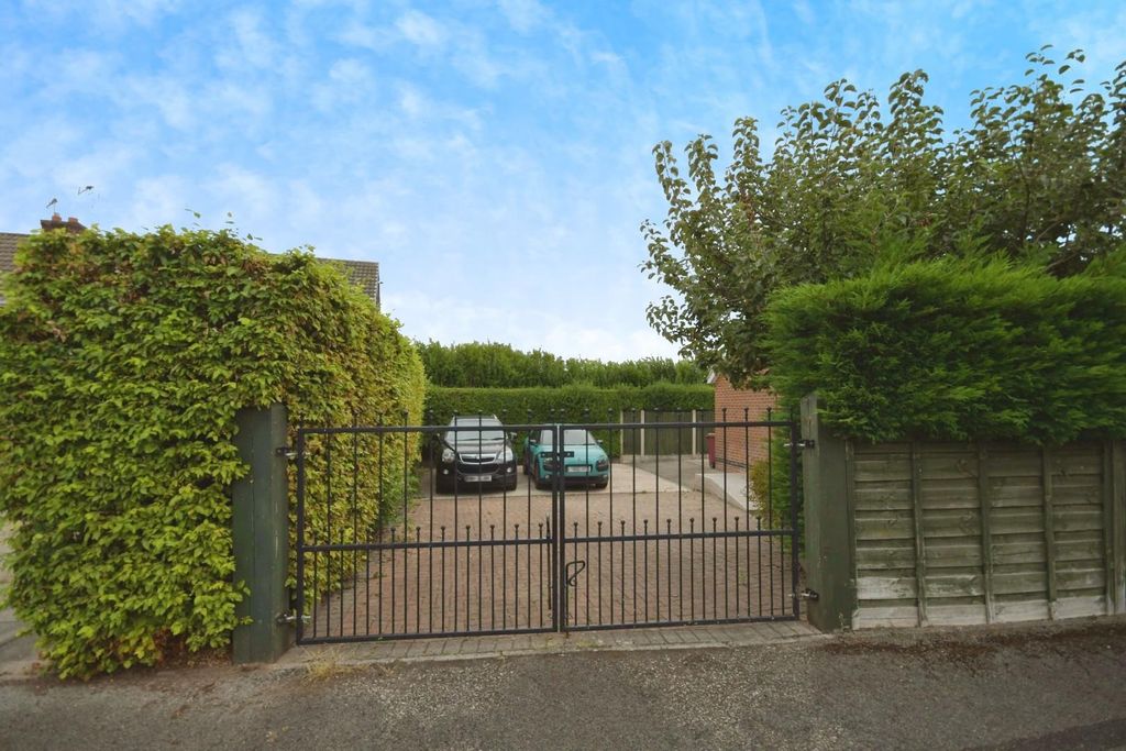 Property photo 2 of 18 Gates.Jpg
