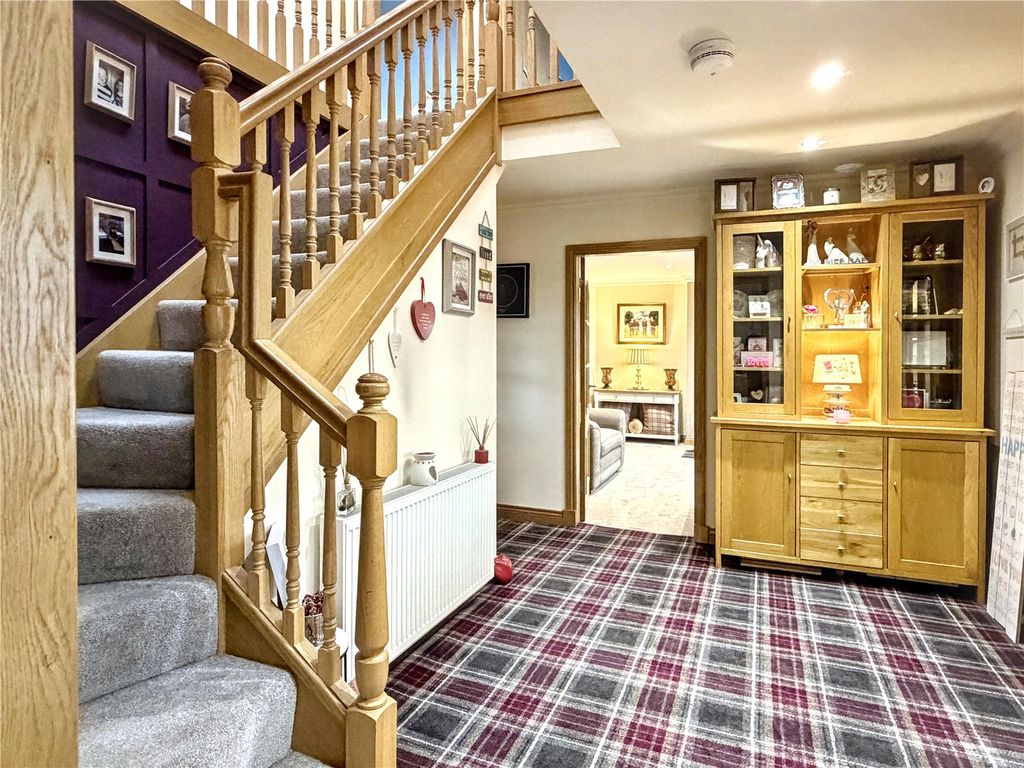 Property photo 3 of 34 Picture No. 22