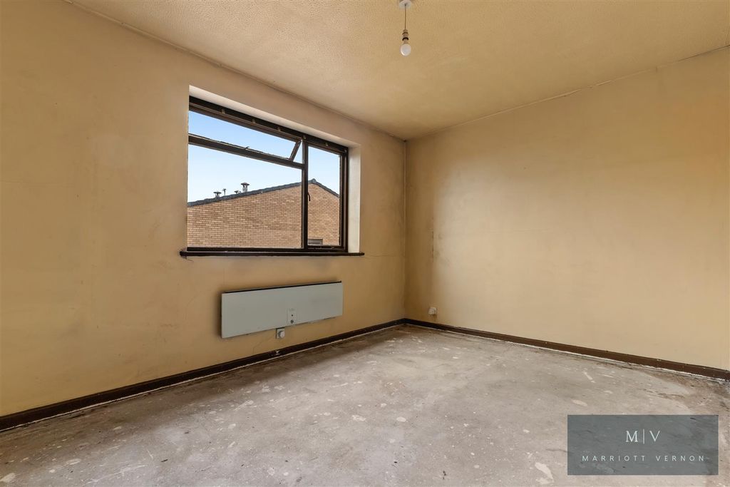 Property photo 3 of 9 Hereford Court 16 MV-1.Jpg