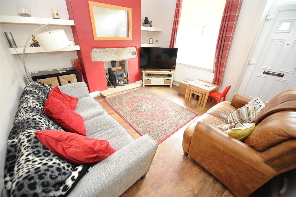 Property photo 2 of 17