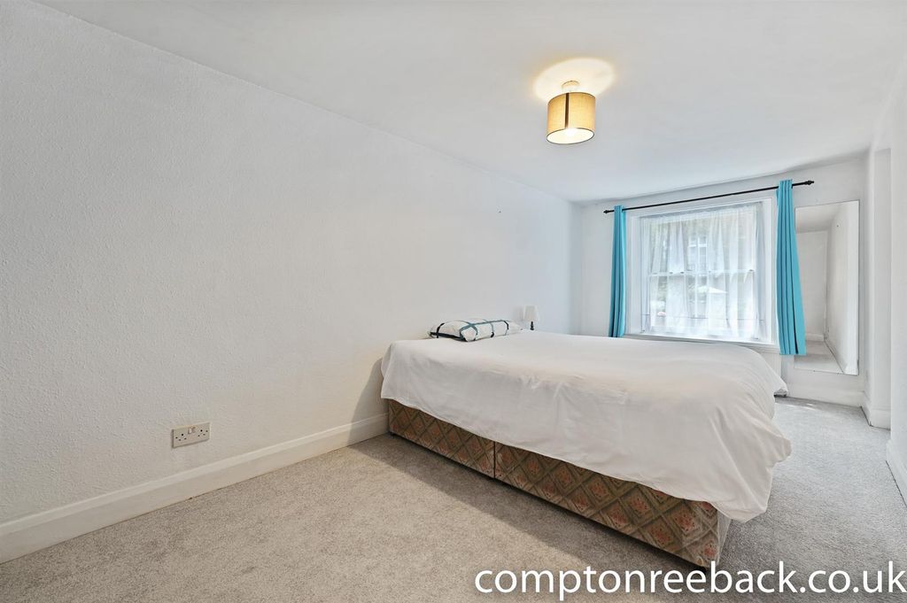Property photo 3 of 6 Bedroom 1
