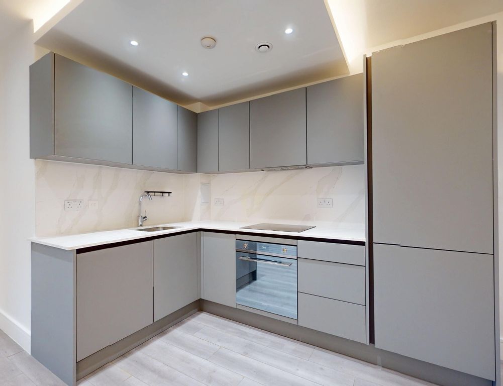 Property photo 2 of 13 Kitchen