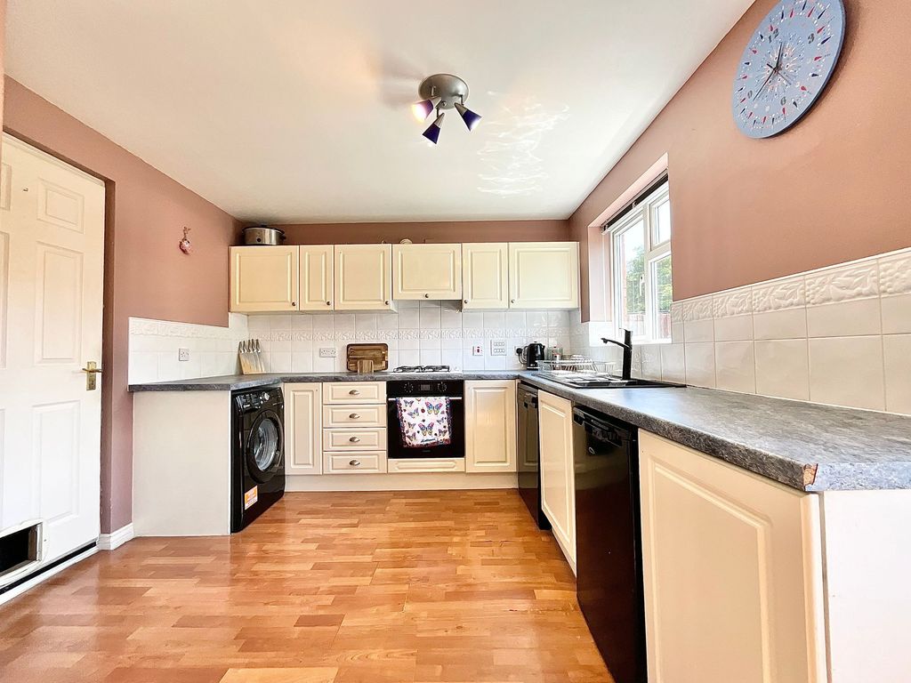 Property photo 2 of 34