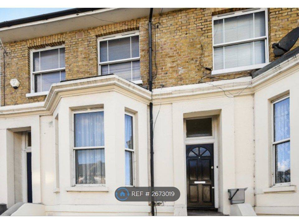 Property photo 2 of 12 Stylish Refurbished 1 Bed Flat