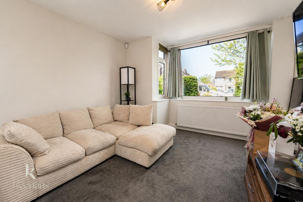 Property photo 3 of 13 51-6.Jpg