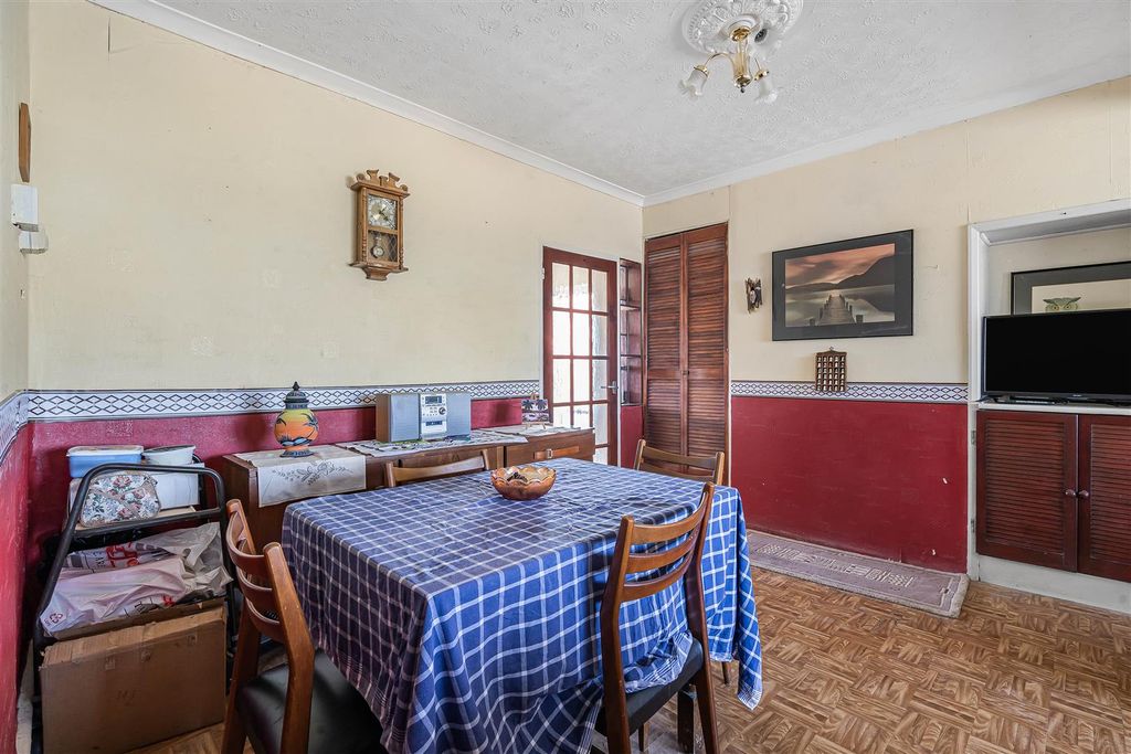 Property photo 3 of 20 8_80166.Jpg